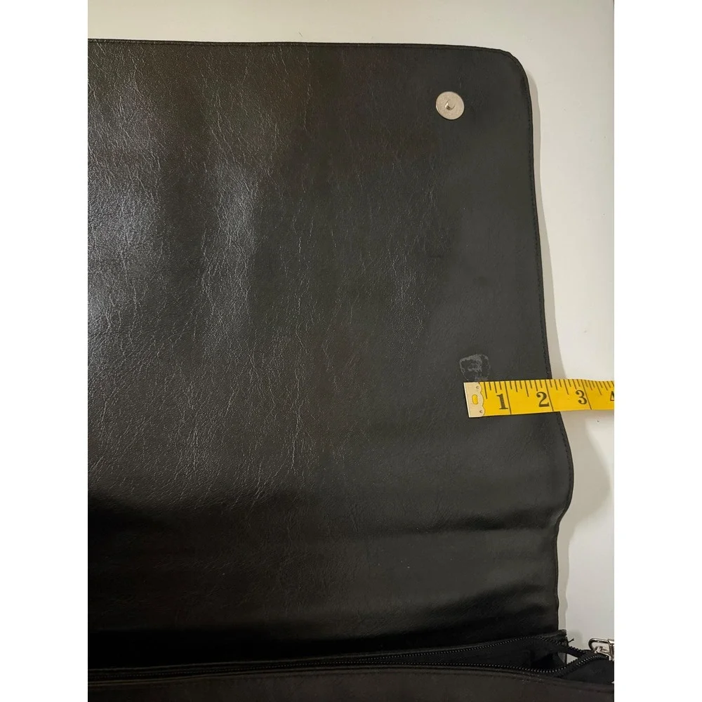 Hugo Boss Black Leather Messenger Bag Laptop Briefcase NWT Flaw Lining